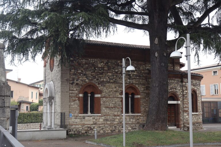 Rovato, “Adotta un nonno”: volontari a domicilio contro l’emergenza caldo
