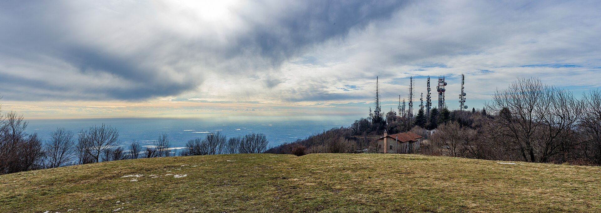 RovatoW e le antenne del Monte Orfano: le domande sui 12 mila euro pagati a Radio Montorfano