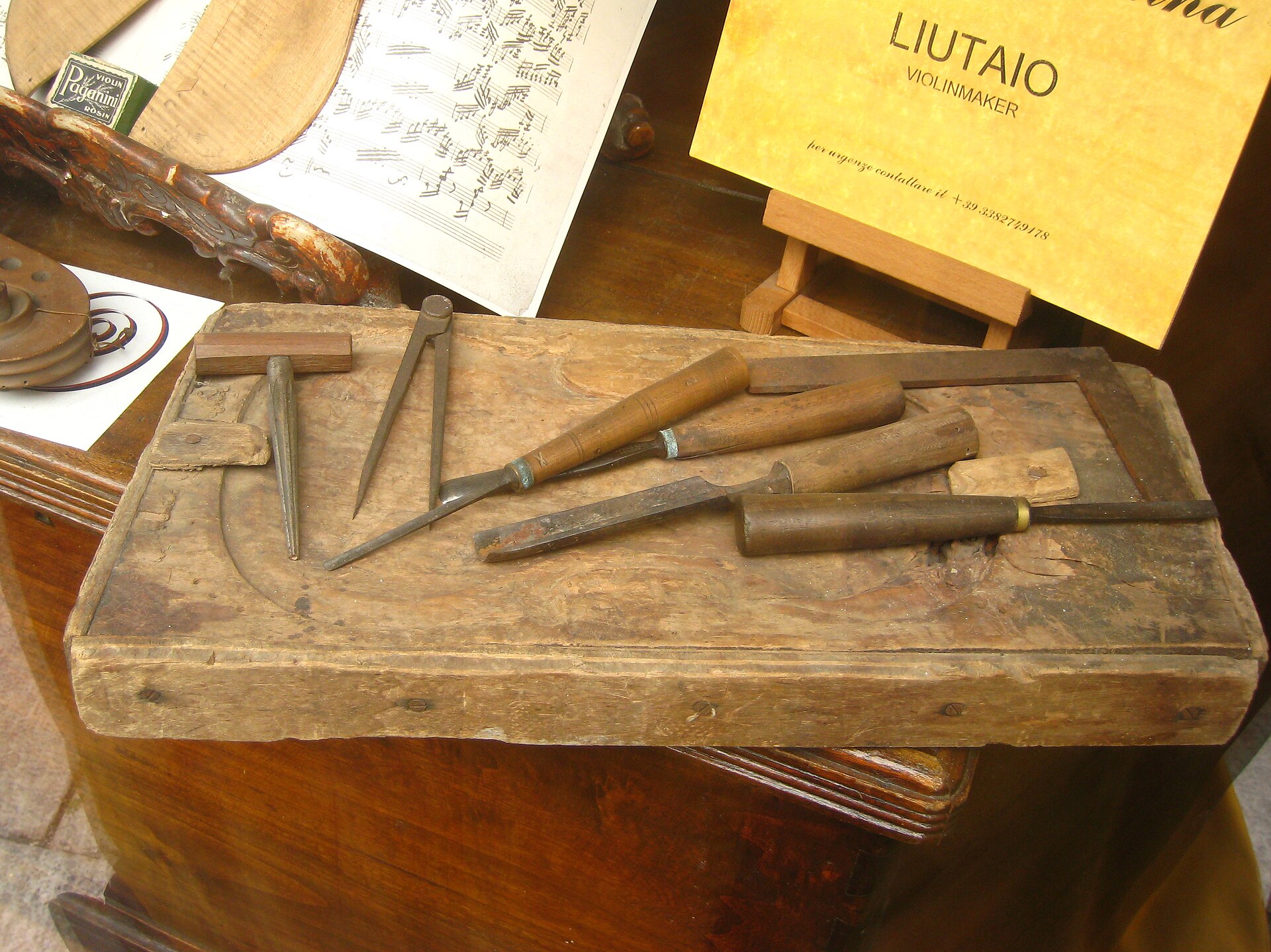 Scuola Ricchino di Rovato, un nuovo corso di liuteria dedicato alla chitarra
